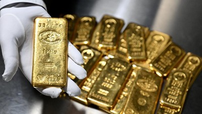 Harga Emas Dunia Alami Penurunan Tertajam Sejak 1983