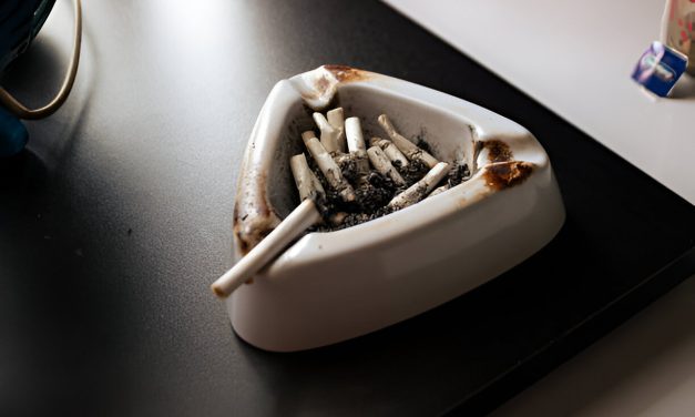 Merokok Tingkatkan Risiko Demensia Hingga Dua Kali Lipat