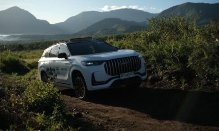 SUV Hybrid Jaecoo Sanggup Tempuh 1.660 KM Tanpa Isi Ulang