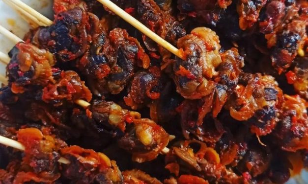 Sate Kerang Surabaya: Kini Dengan Varian Bumbu Pedas Manis