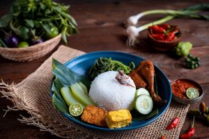 Nasi Tempong Banyuwangi: Sambal Mentah "Menampar" Lidah