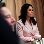 Tulsi Gabbard Mengundurkan Diri Dari Jabatan Kepala Intelijen