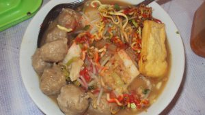 Rujak Bakso Khas Banyuwangi: Uniknya Rujak Petis Dan Kaldu