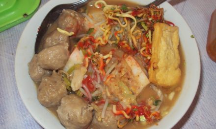 Rujak Bakso Khas Banyuwangi: Uniknya Rujak Petis Dan Kaldu