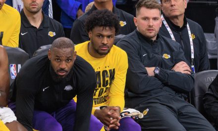 Los Angeles Lakers Resmi Pecat Seluruh Staf Kepelatihan