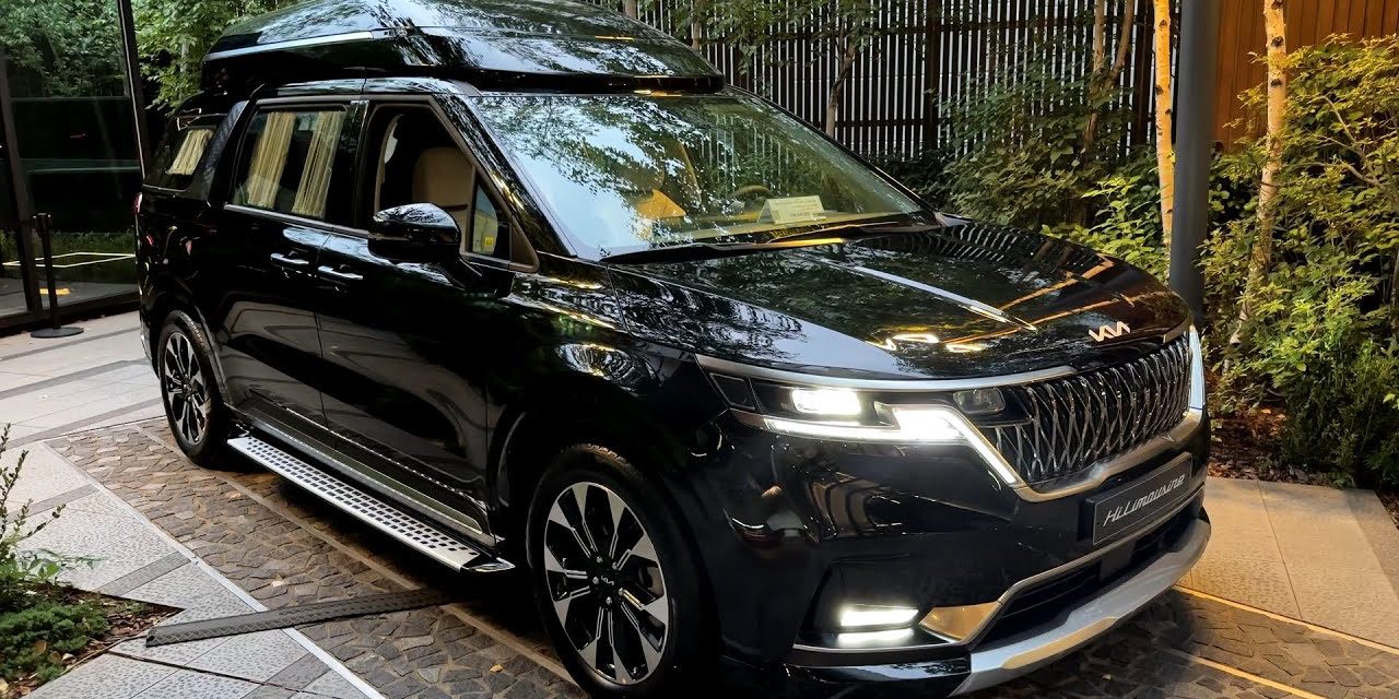 Kia Carnival Hi-Limousine Rilis Dengan Atap Tinggi Dan TV 21 Inci