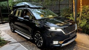 Kia Carnival Hi-Limousine Rilis Dengan Atap Tinggi Dan TV 21 Inci