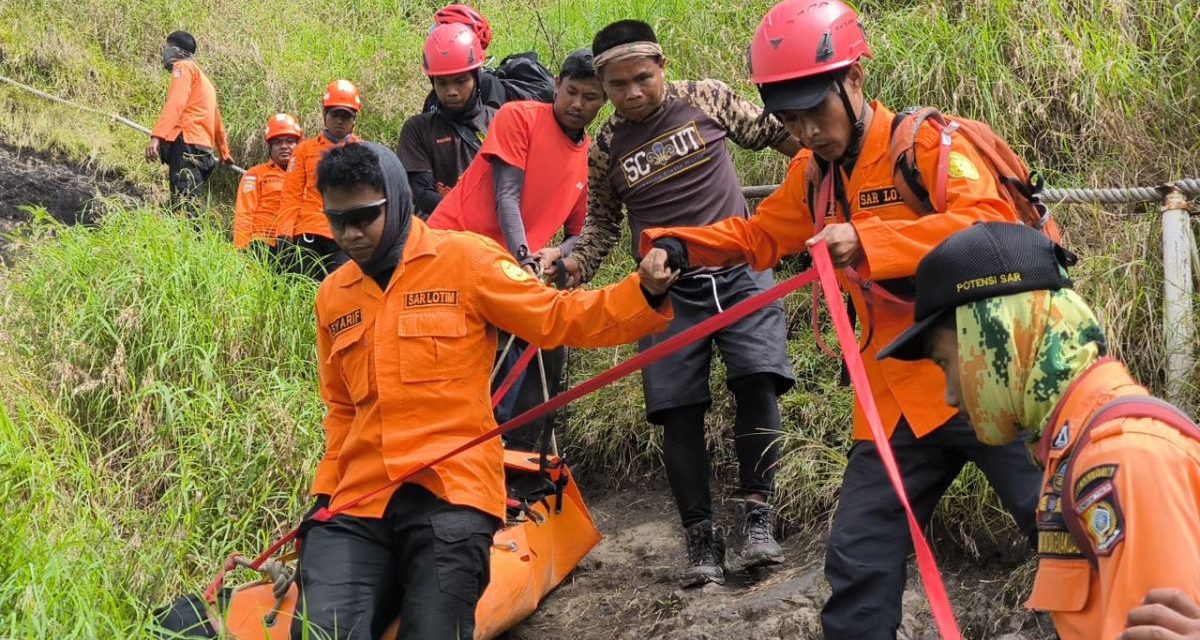 Tim SAR Siaga Penuh Di Jalur Pendakian Gunung Lawu