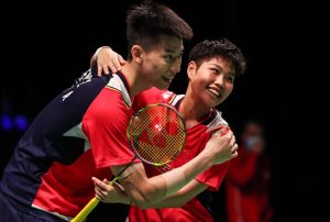 Feng Yanzhe/Huang Dongping Kunci Juara Ganda Campuran