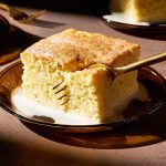 Pastel De Tres Leches Meksiko: Kue Spons Lumer Yang Direndam