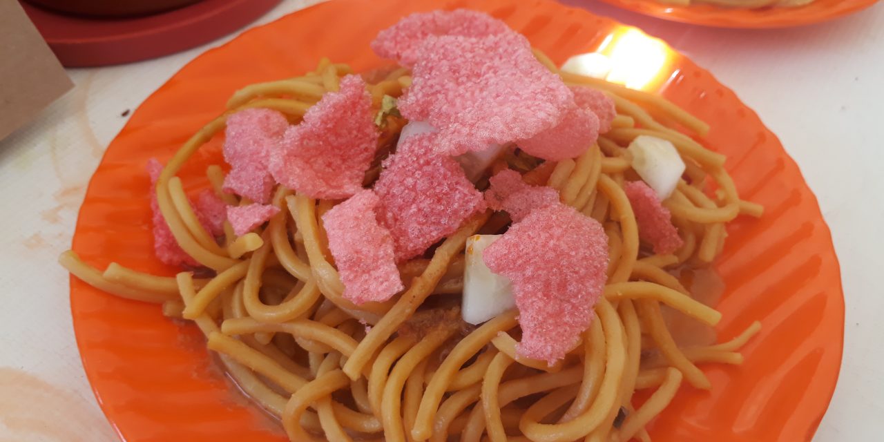 Keunikan Mie Caluk Khas Sigli Yang Disiram Bumbu Kacang Pekat
