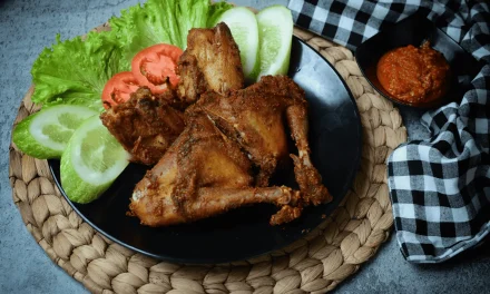 Ayam Goreng Kalasan Khas Jogja Dengan Taburan Kremesan