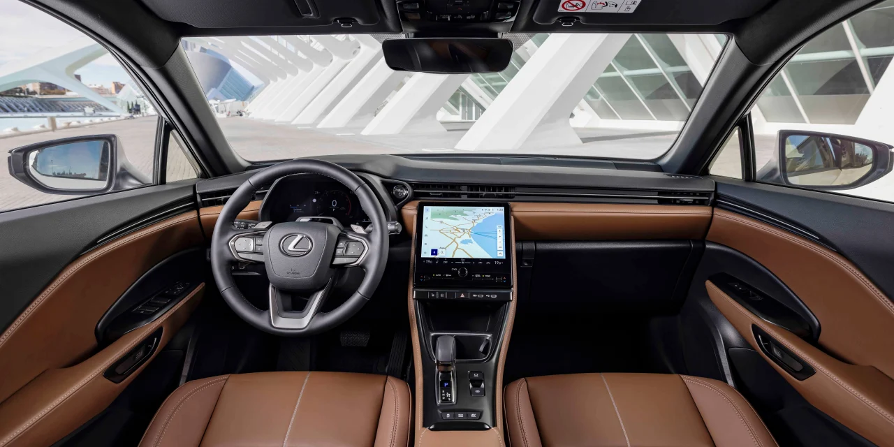 Lexus LBX Elegant Hybrid Hadirkan Interior Kulit Sintetis Eksklusif