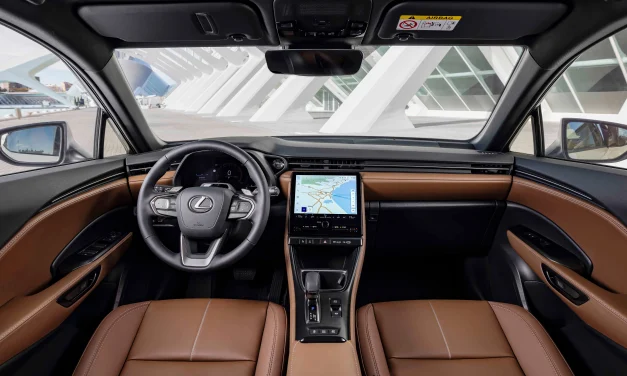 Lexus LBX Elegant Hybrid Hadirkan Interior Kulit Sintetis Eksklusif