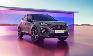 Peugeot 2008 GT Line Allure: Crossover Varian Panoramic Sunroof