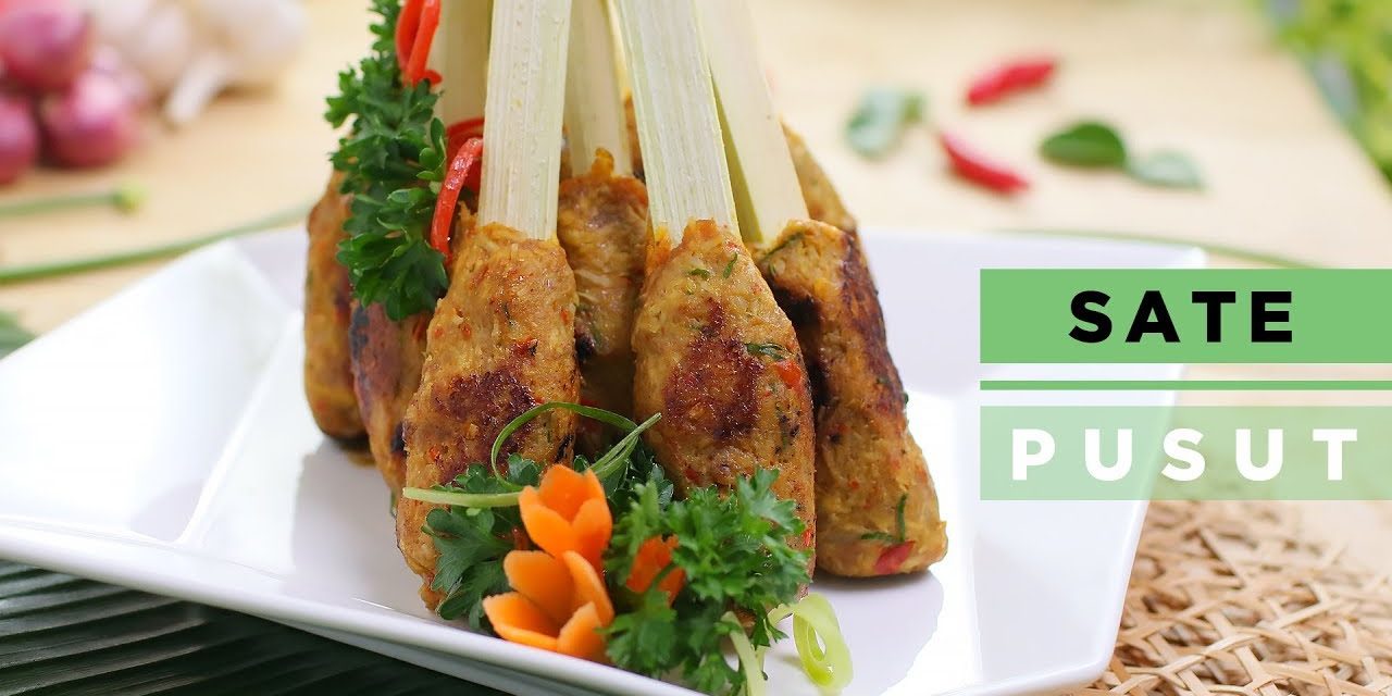 Menikmati Sate Pusut Daging Sapi Lilit Dengan Plecing Kangkung