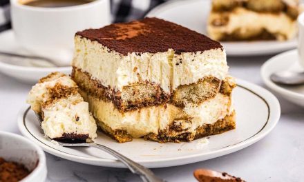 Sensasi Tiramisu Khas Italia: Dessert Berlapis Biskuit Savoiardi